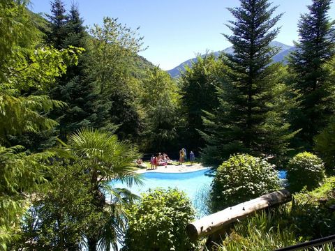 Bedura Park, camping temático de la naturaleza y bungalows - Lerida