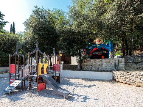 Camping  Au Vallon Rouge - Alpes-Maritimes