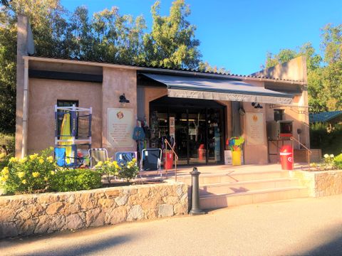 Camping La Pinède - Noord-corsica
