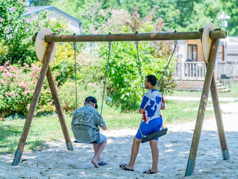 Camping Le Château de Galaure - Drôme