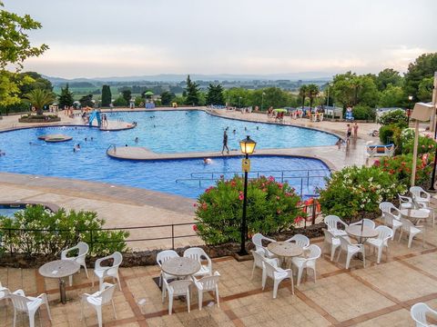 Camping Castell Montgri - Girona
