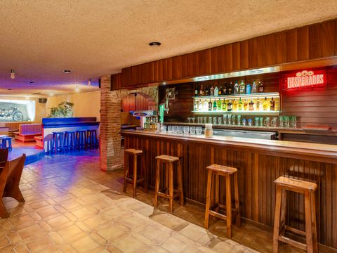 Camping Castell Montgri - Girona