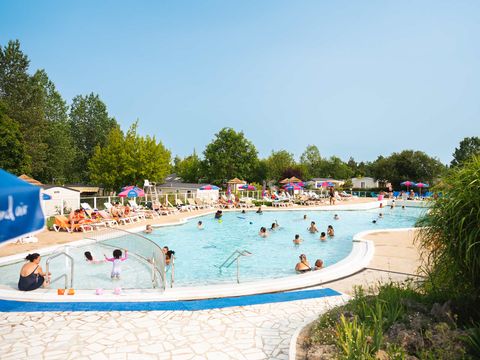 Camping Siblu Domaine de Dugny - Funpass Inclus - Loir-et-Cher