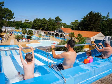 Camping Siblu Le Bois Dormant - Funpass inclus - Vendée