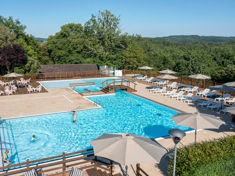 Camping Romanée - Les Grottes De Roffy - Dordogne