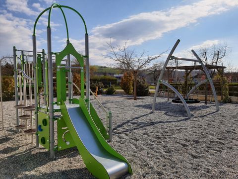Camping Le Château - Drôme