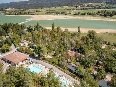 Camping Paradis Les Gorges du Haut Bugey - Ain - Afbeelding N°2