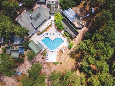 Domaine Les Cavales - Camping Gironde