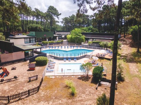 Domaine Les Cavales - Camping Gironde