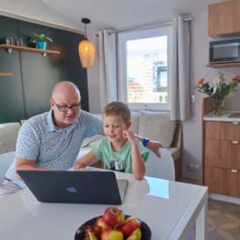 Stacaravan 4 personen - Elegance 2 slaapkamers (4pers) met terras