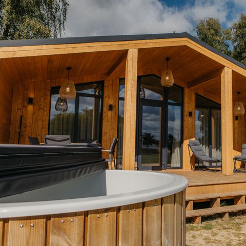 Lodge 4 personen - Beach View Scandi met hottub