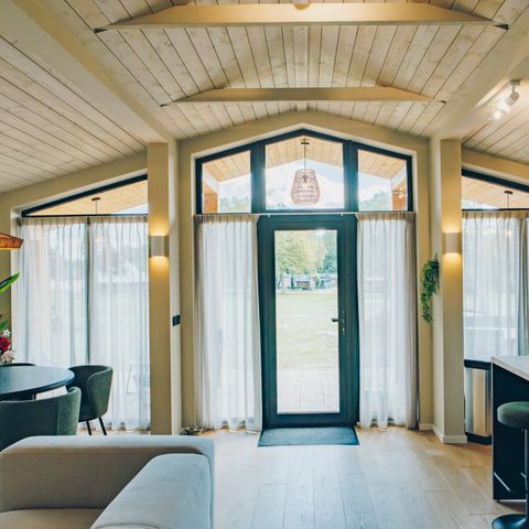 Lodge 4 personen - Beach View Scandi met hottub