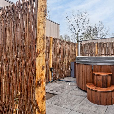 Bungalow 4 personen - Bosvlucht Wellness (Hottub)