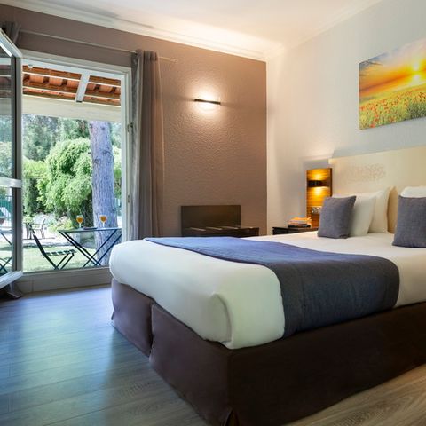 Hotelkamer 2 personen - Klassieke tweepersoonskamer - Uitzicht op de tuin