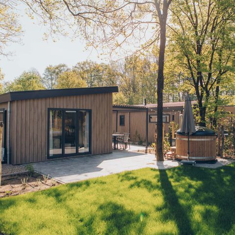 Lodge 5 personen - Loevestein Comfort met Hottub