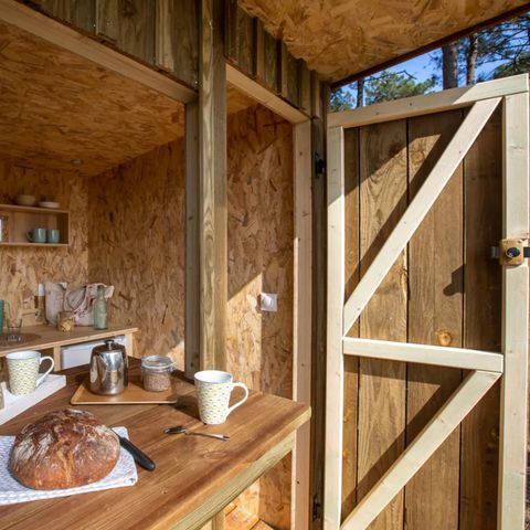 Kampeerplaats - Plaatsing Confort - Tedey Box