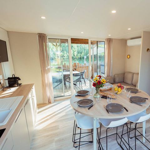 Stacaravan 4 personen - Exclusief - 2 slaapkamers - 2 doucheruimtes - Airconditioning.