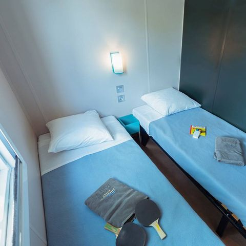 Stacaravan 6 personen - Exclusief - 3 slaapkamers - 2 doucheruimtes - Airconditioning.