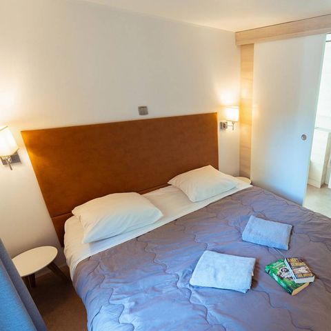 Stacaravan 8 personen - Exclusief - 4 slaapkamers - 3 doucheruimtes - Airconditioning. 2 modules