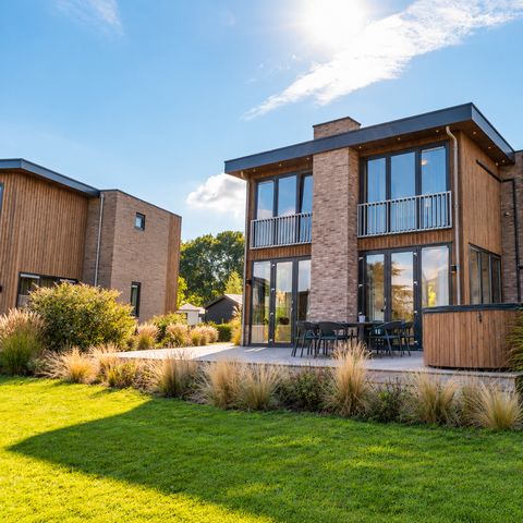 Villa 10 personen - Maas Waterzicht met hottub en sauna