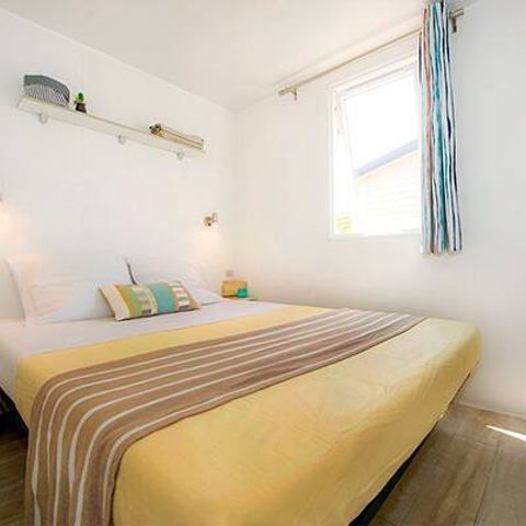 Stacaravan 4 personen - Mobile-home | Comfort | 2 Slaapkamers | 4 Pers. | Verhoogd terras | Airconditioning.