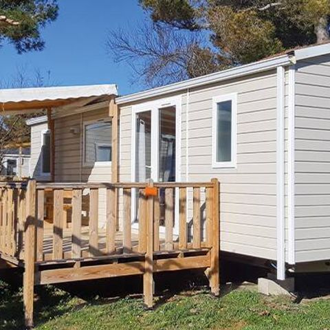 Stacaravan 4 personen - Mobile-home | Comfort | 2 Slaapkamers | 4 Pers. | Verhoogd terras | Airconditioning.