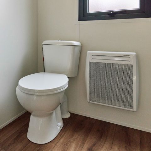 Kampeerplaats - PARCELA XL met eigen onafhankelijke module met toilet en douche