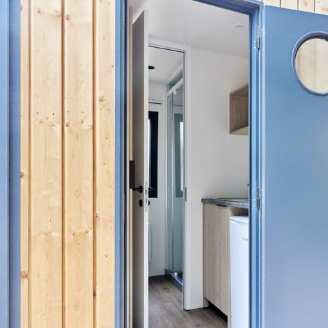 Kampeerplaats - PARCELA XL met eigen onafhankelijke module met toilet en douche