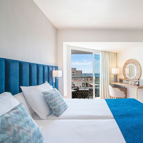 Hotelkamer 2 personen - Tweepersoonskamer Superior - Uitzicht op Zee - Balkon