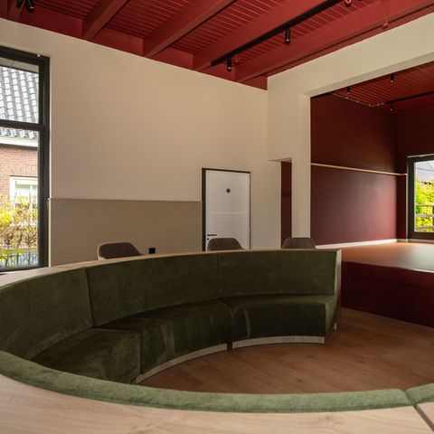 VAKANTIEHUIS 36 personen - Hoofdgebouw 20 personen + 4 Large Greenhouses