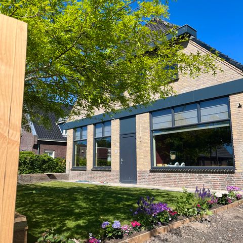 VAKANTIEHUIS 36 personen - Hoofdgebouw 20 personen + 4 Large Greenhouses