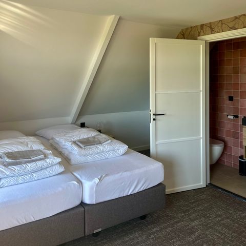 VAKANTIEHUIS 40 personen - Hoofdgebouw 20 personen + 5 Tiny Greenhouses