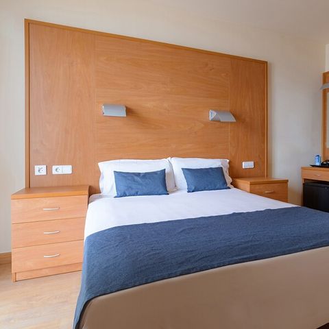 Slaapkamer 1 persoon - EENPERSOONSKAMER - BALKON - ONTBIJT INBEGREPEN