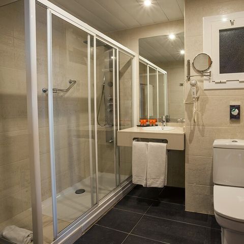 Hotelkamer 2 personen - TWEEPERSOONSKAMER - BALKON - ZEEZICHT - ONTBIJT INBEGREPEN