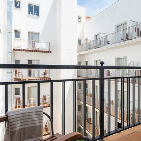 Hotelkamer 4 personen - VIERPERSOONSKAMER - BALKON - ONTBIJT INBEGREPEN