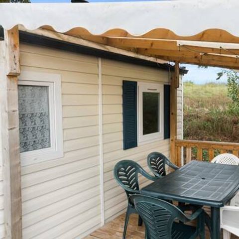 Stacaravan 6 personen - Klassiek | 3 slaapkamers | 6 slaapplaatsen | Verhoogd terras | 1 badkamer | Airconditioning