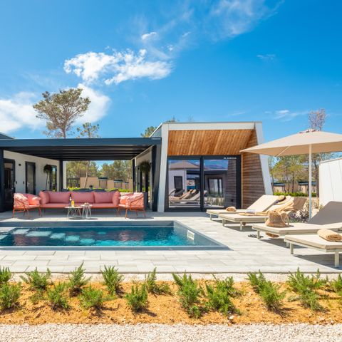 Stacaravan 4 personen - Luxe Glamping Villa met privé zwembad