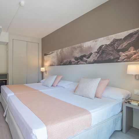 Hotelkamer 3 personen - Tweepersoonskamer + extra bed - balkon