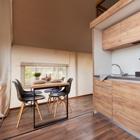 Tent 6 personen - Premium safaritent met drie slaapkamers (4+2)