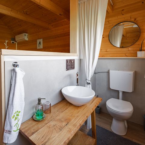 Chalet 4 personen - Houten huis HIS, 22m² - Privé toilet, wastafel & buitenbad
