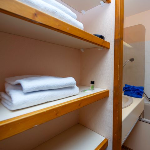 Studio 4 personen - G/200_STUDIO 4 PERS. MET GESLOTEN CABINE