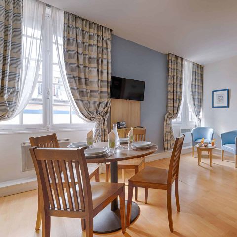 Studio 4 personen - G/292_STUDIO 4 PERSONEN STRAATKANT