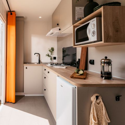 Stacaravan 2 personen - Stacaravan Premium - 1 slaapkamer - halfoverdekt terras met zeezicht