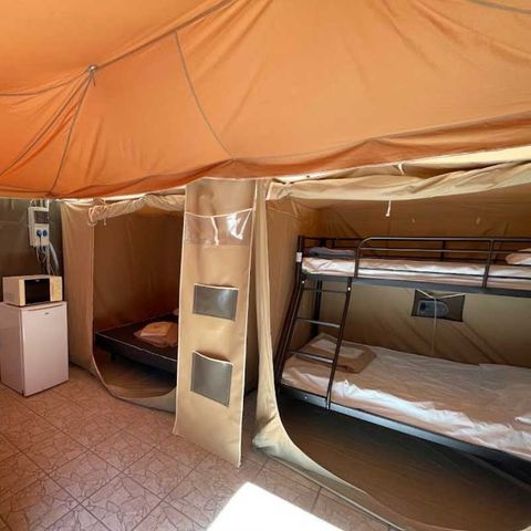 Tent 4 personen - Volledig ingerichte tent - 2 slaapkamers