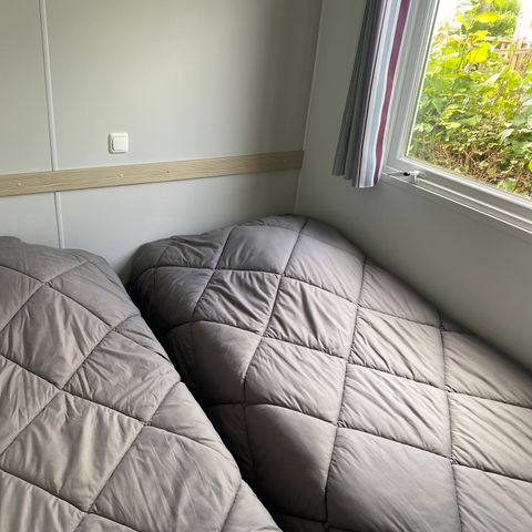 Stacaravan 4 personen - 2 slaapkamers - overdekt terras