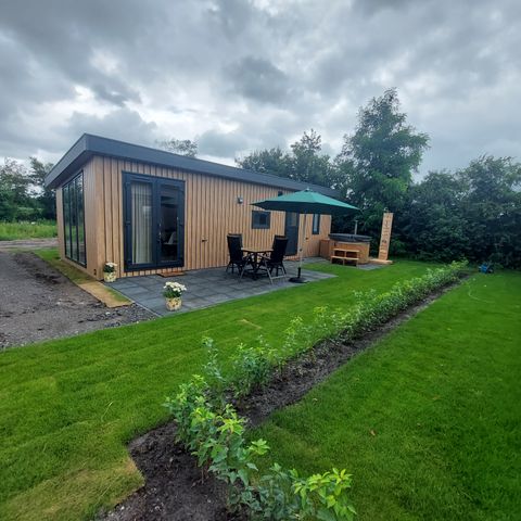 Chalet 4 personen - Luxe - Met hottub en koud/ water buitendouche