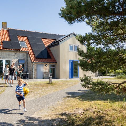 Groepsaccommodatie 12 personen - Familieboerderij met privé binnenzwembad en sauna