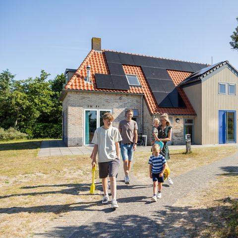 VAKANTIEHUIS 8 personen - Familieboerderij met privé binnenzwembad en sauna