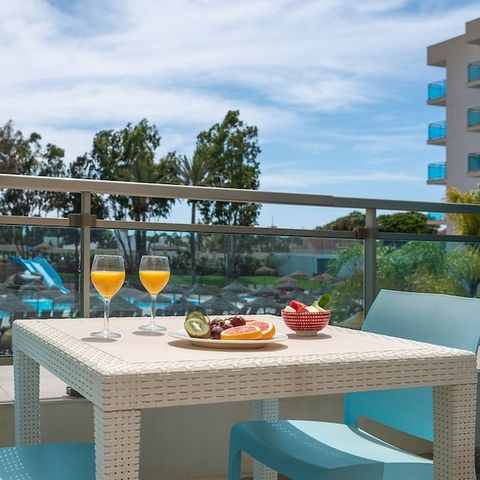 Hotelkamer 3 personen - Driepersoonskamer - 3 volwassenen - Balkon
