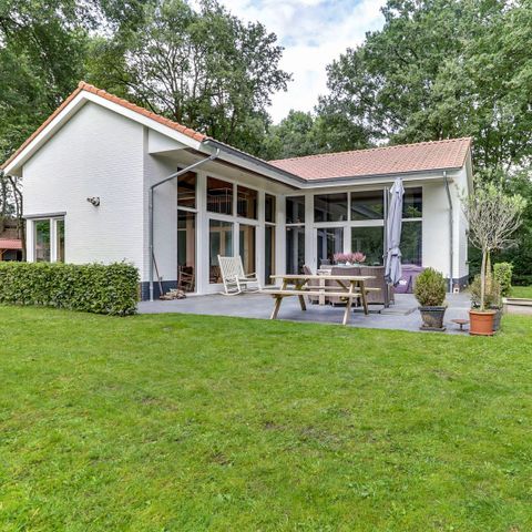 Groepsaccommodatie 12 personen - Landhuis met Bubbelbad